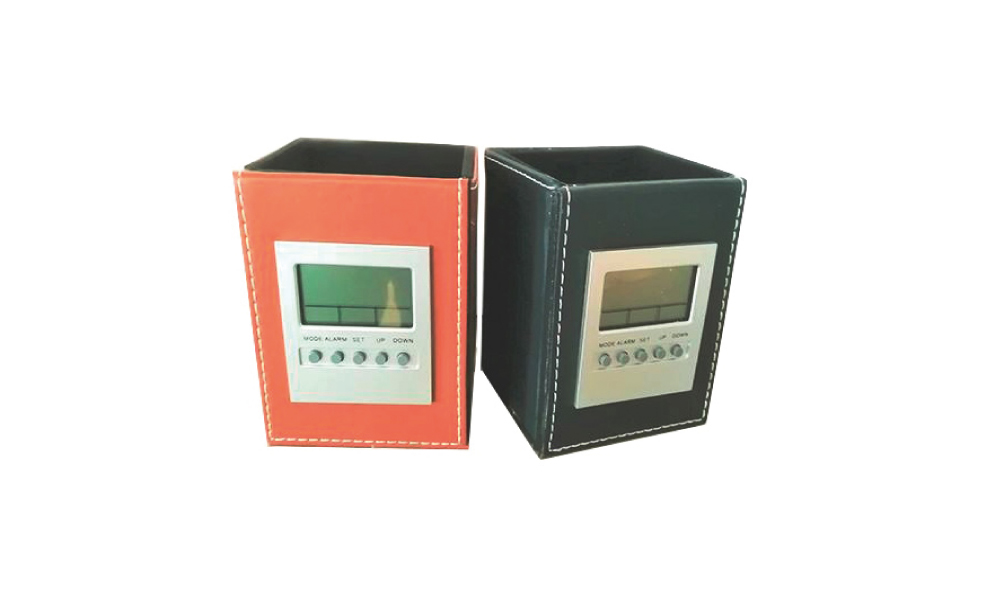 Porta Lapicero Con Reloj